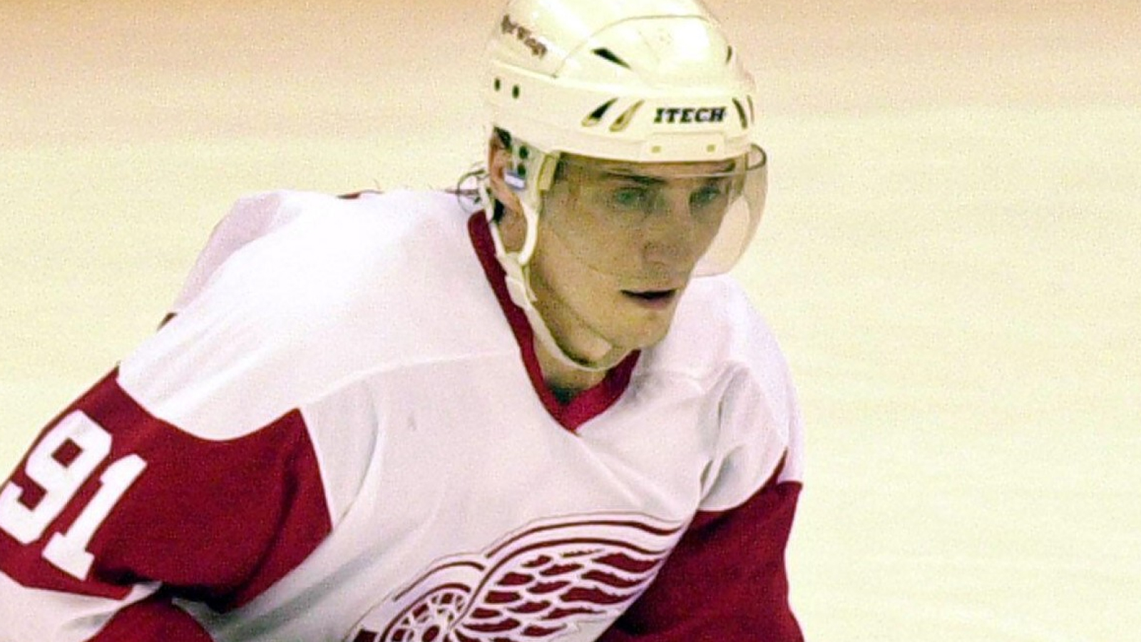 DETROIT RED WINGS TO RETIRE NINTH JERSEY AS RUSSIAN ICON JOINS LEGENDS IN RAFTERS