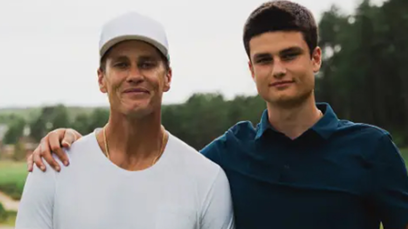 TOM BRADY DESTROYED BY FORMER TEAMMATES AFTER VIRAL SNAP WITH SON