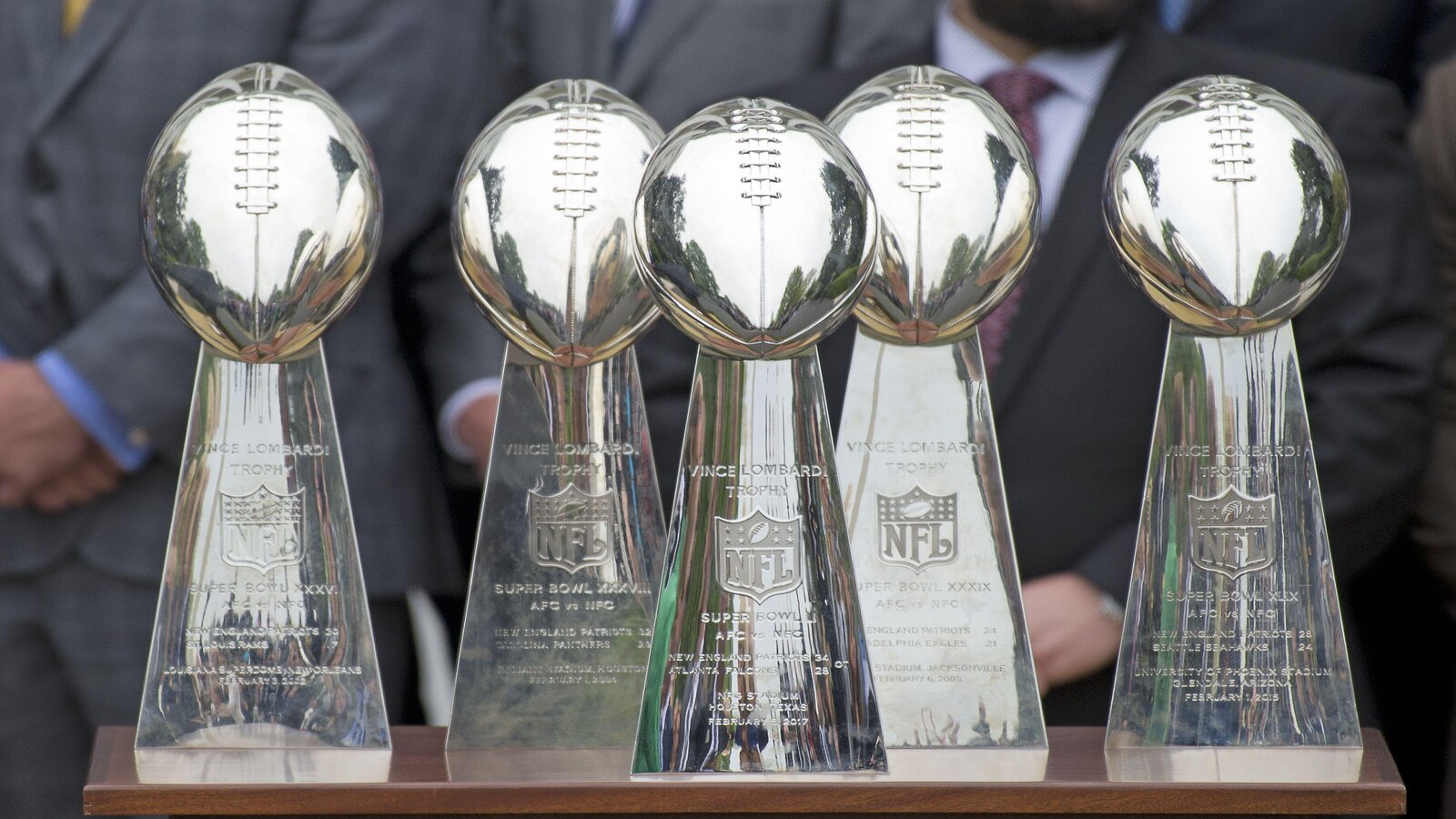 UK TURNS UP HEAT ON BID TO HOST SUPER BOWL IN LONDON