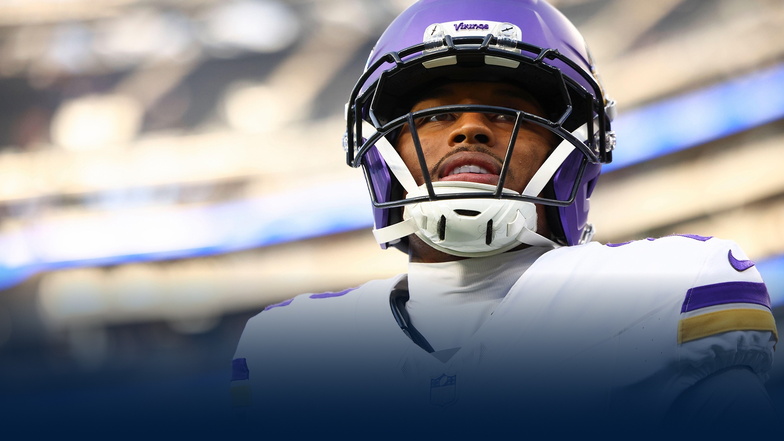 VIKINGS’ ISAIAH RODGERS WINS HALLOWEEN WITH OUTRAGEOUS BBL COSTUME