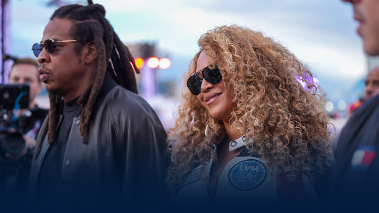 BEYONCE STUNS AT THE LAS VEGAS GRAND PRIX AS LEWIS HAMILTON LEAVES HER BREATHLESS