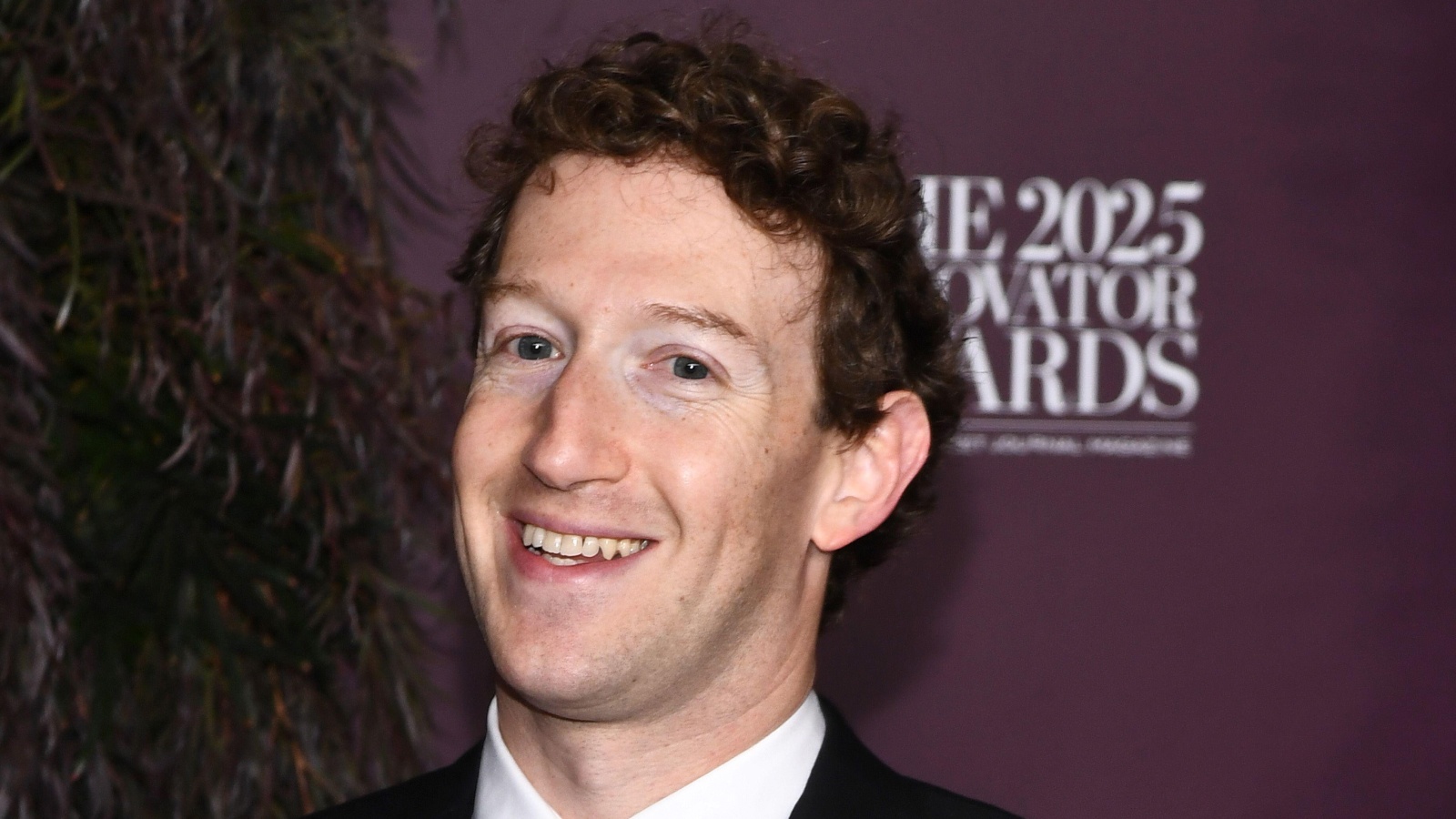 MARK ZUCKERBERG SCORES TAKEDOWN AGAINST UFC STAR IN SPARRING